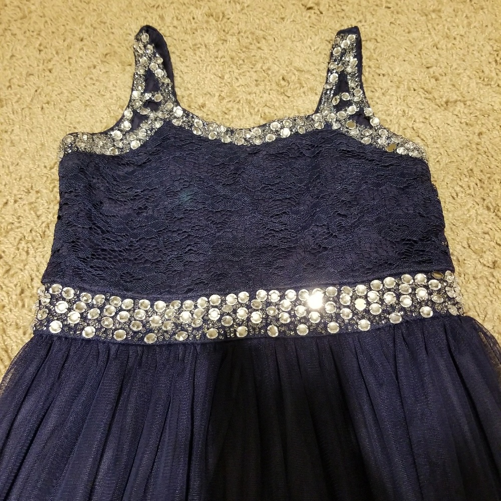 Girls dress - Picture 2 of 5
